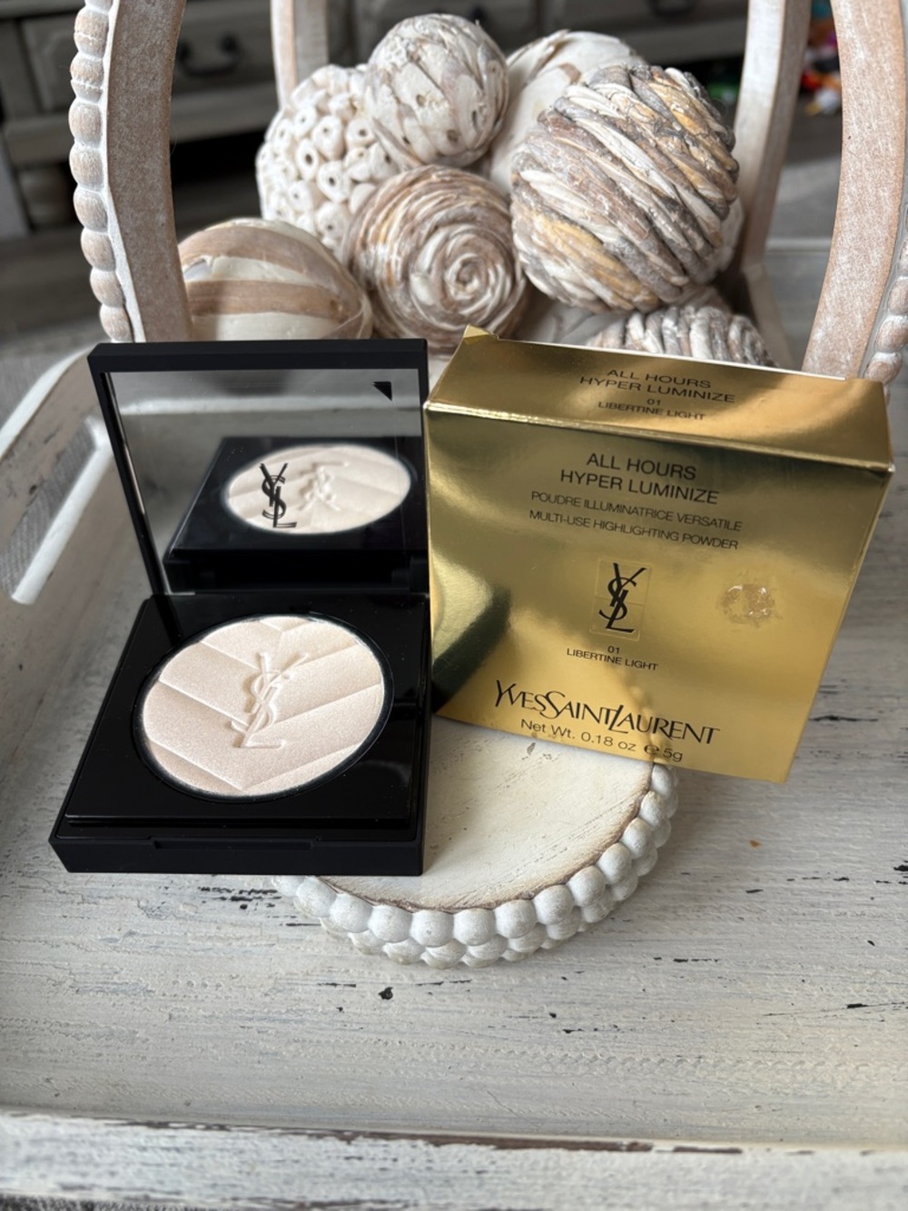 YSL All Hours Hyper Luminize Highlighting Powder 01 Libertine Light - Picture 7 of 9